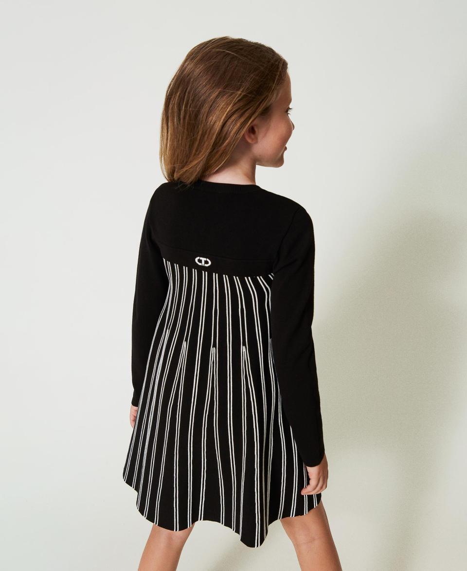 Twin Set Abito corto in maglia a righe flexage Promozione Limitata