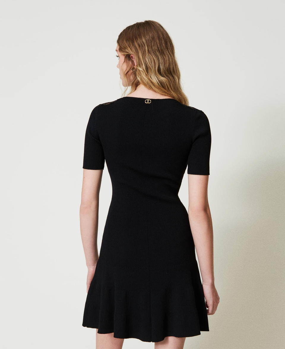 Twin Set Abito corto in maglia con pizzo Fornitura limitata