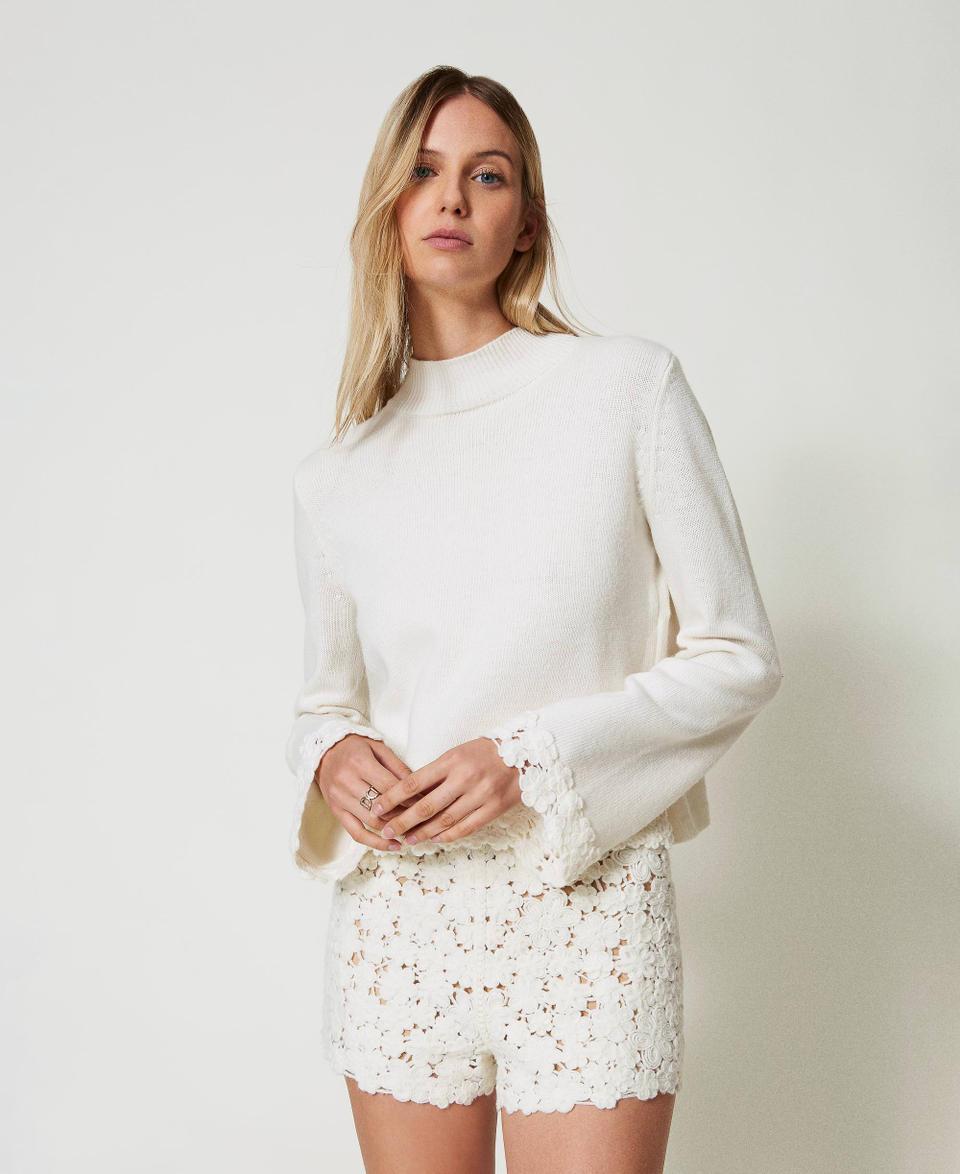Twin Set Maglia lupetto in misto lana con ricamo Italia