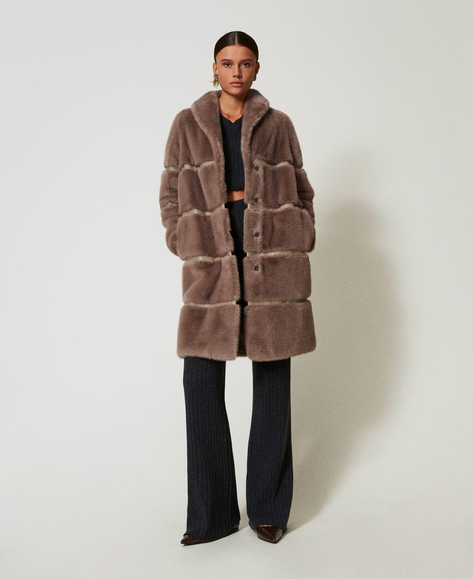 Twin Set Cappotto in faux fur con intarsi Offerta Pasqua