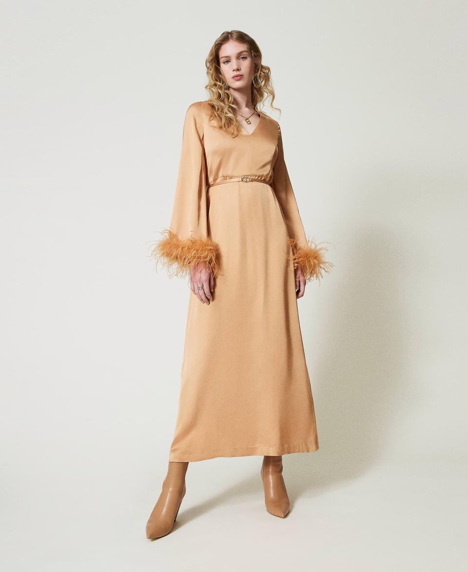 Twin Set Abito lungo in raso con piume Fino al 50% di sconto
