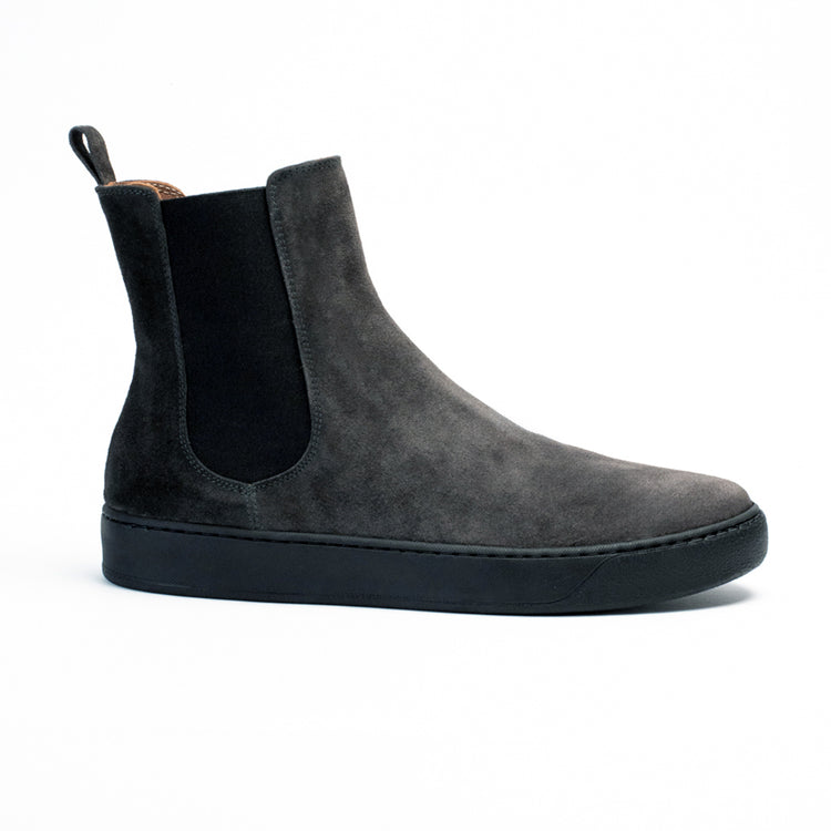 Via Mercanti Arturo Asphalt - Stivaletto alla caviglia Chelsea Beatles per uomo. – VIAMERCANTI 2025