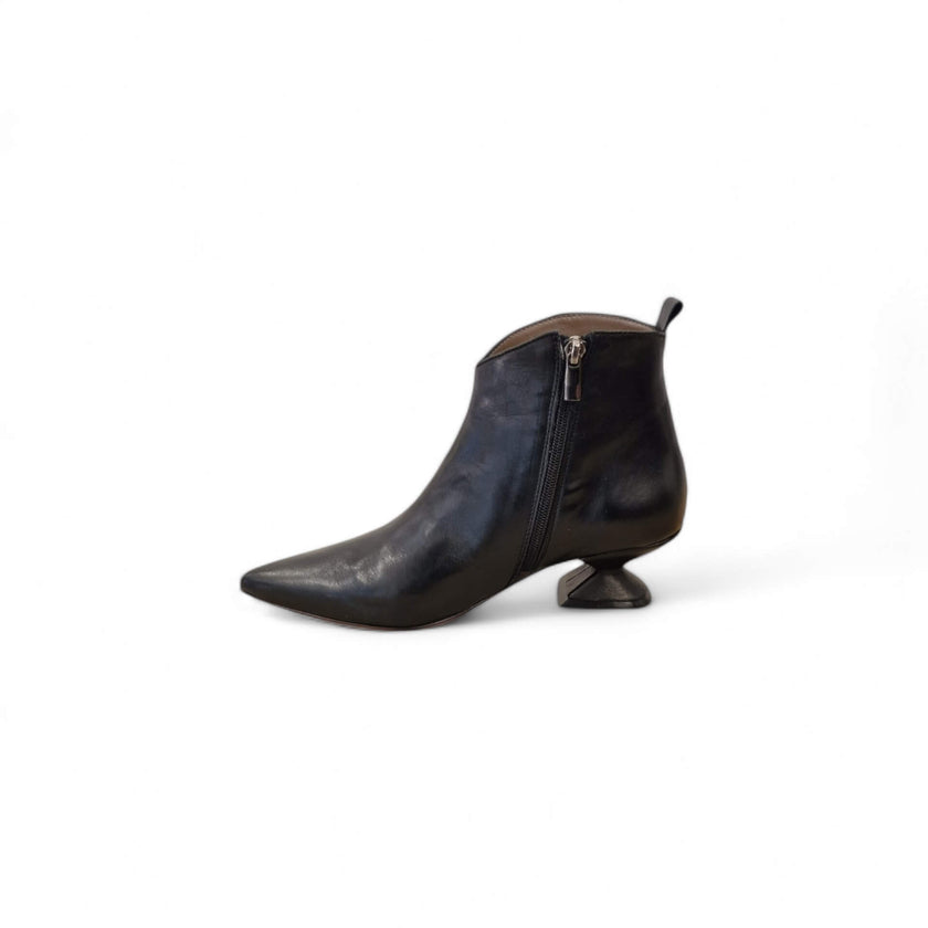 Viola Ricci Linda - stivaletto in pelle guanto nero Saldi