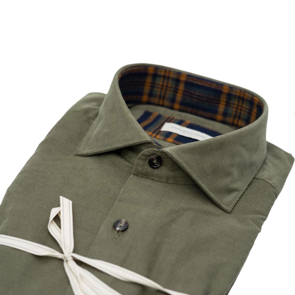 Alessandro Lamura Camicia in Velluto Millerighe Verde Oliva Con Dettagli Interni Geometrici In Saldo