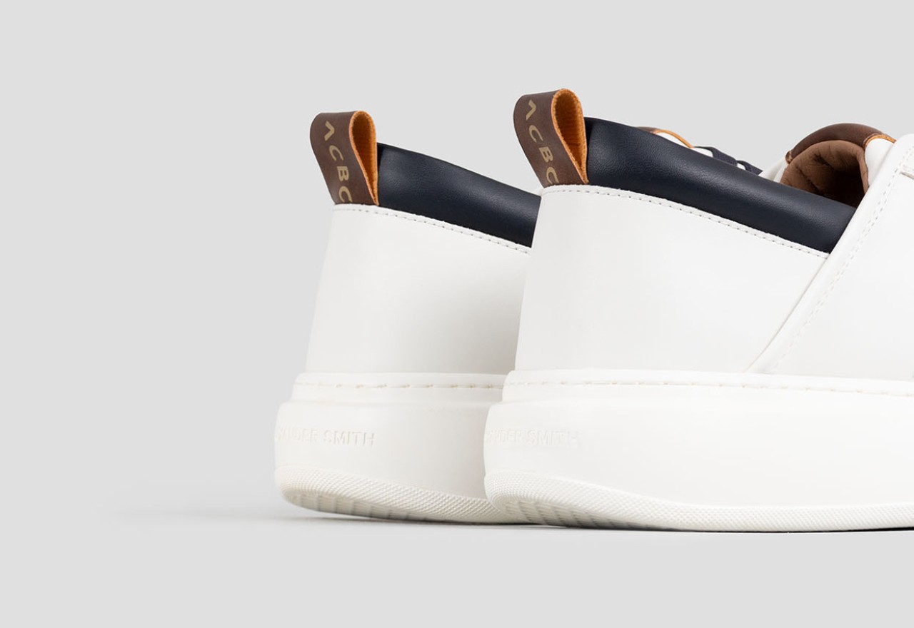 Alexander Smith ECO-WEMBLEY MAN WHITE BLUE COGNAC Presa