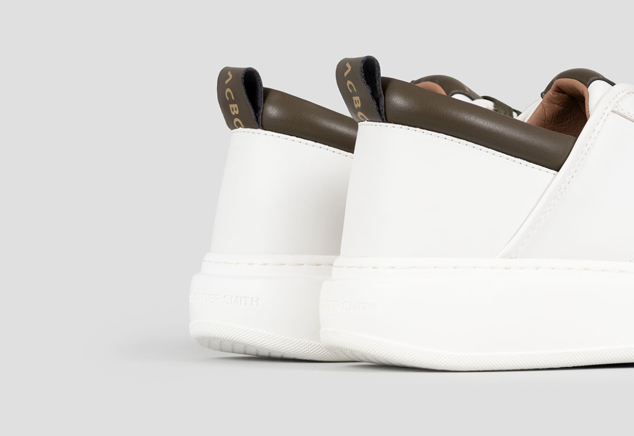 Alexander Smith ECO-WEMBLEY MAN WHITE MILITARY Offerte