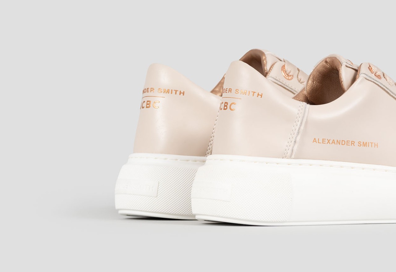 Alexander Smith ECO-GREENWICH WOMAN SAND Offerte