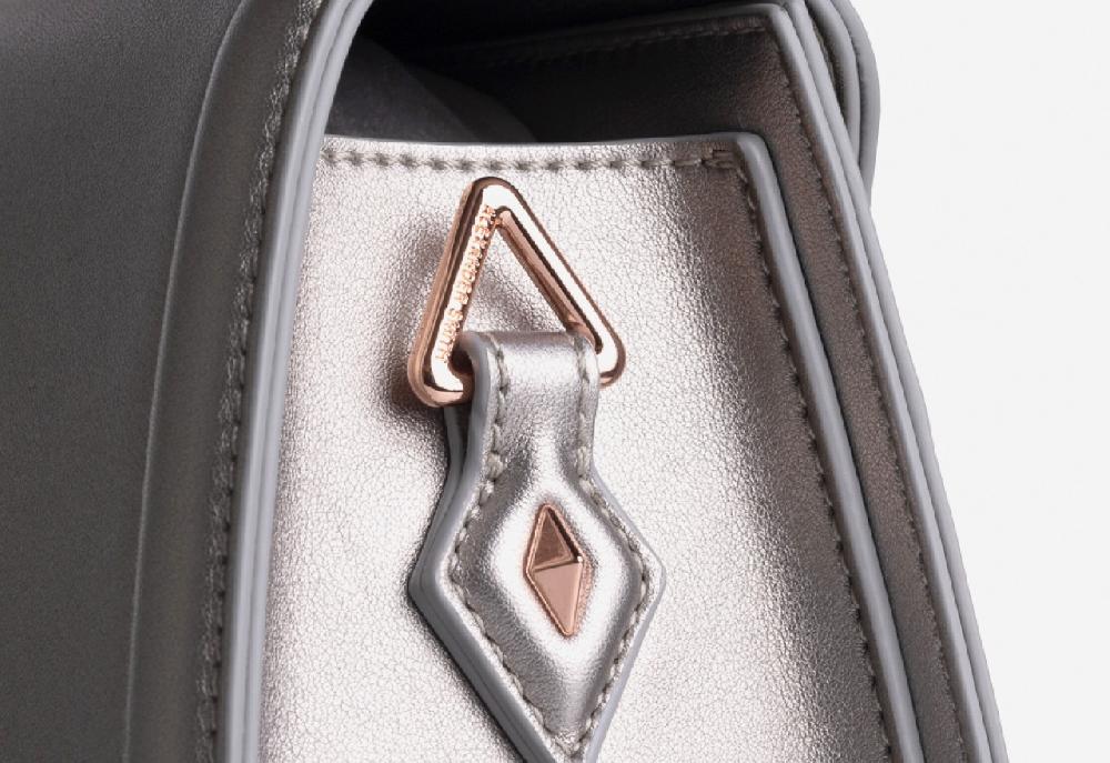 Alexander Smith ELIZABETH MEDIUM - DARK SILVER - LAMINATED Offerta