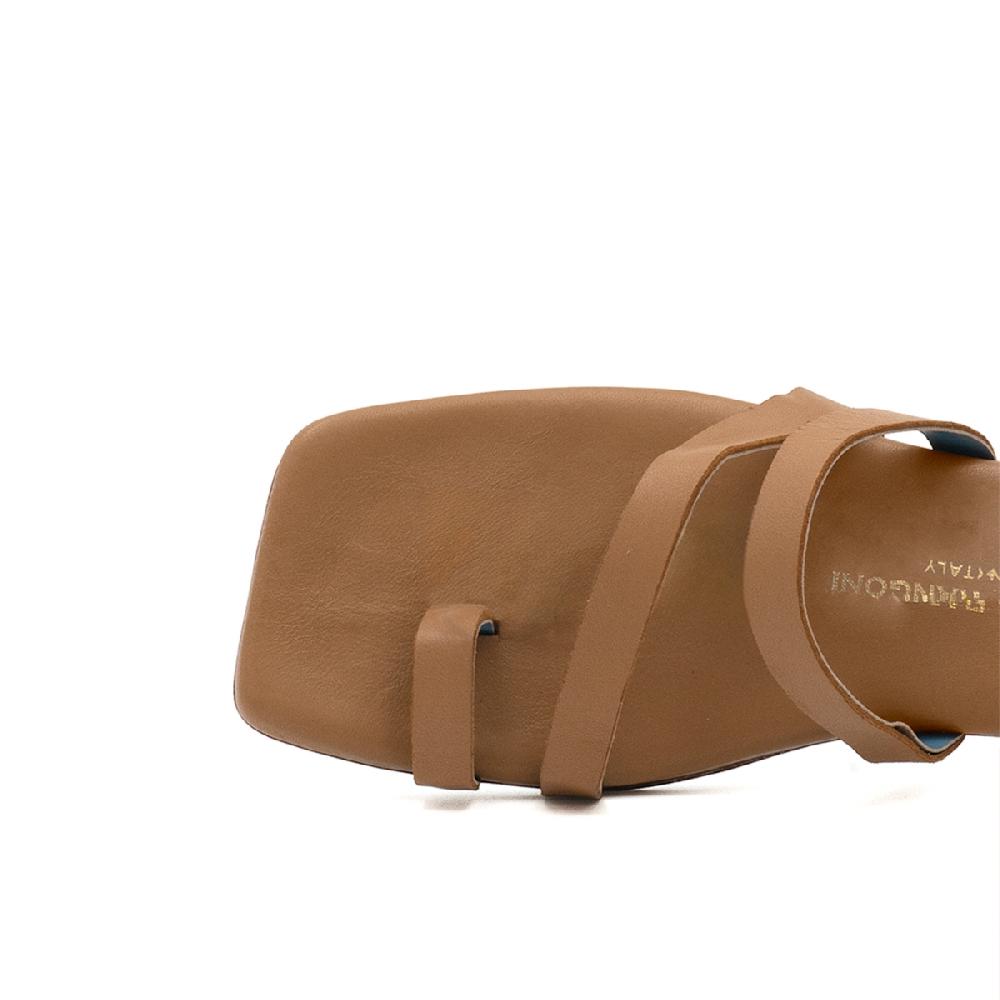 Amalfi by rangoni Sandalo allacciato Cita marrone Offerte