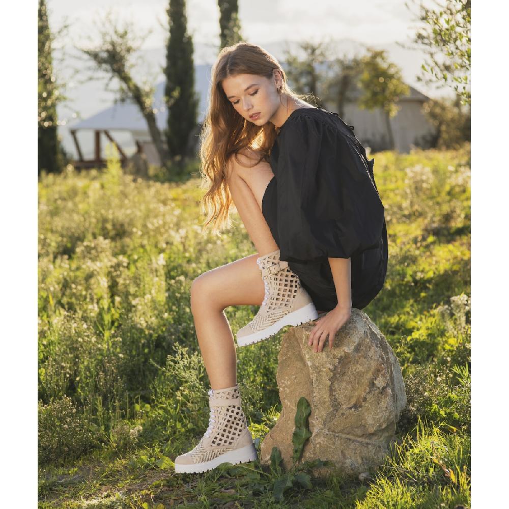 Amalfi by rangoni Stivaletto Bree beige Offerta